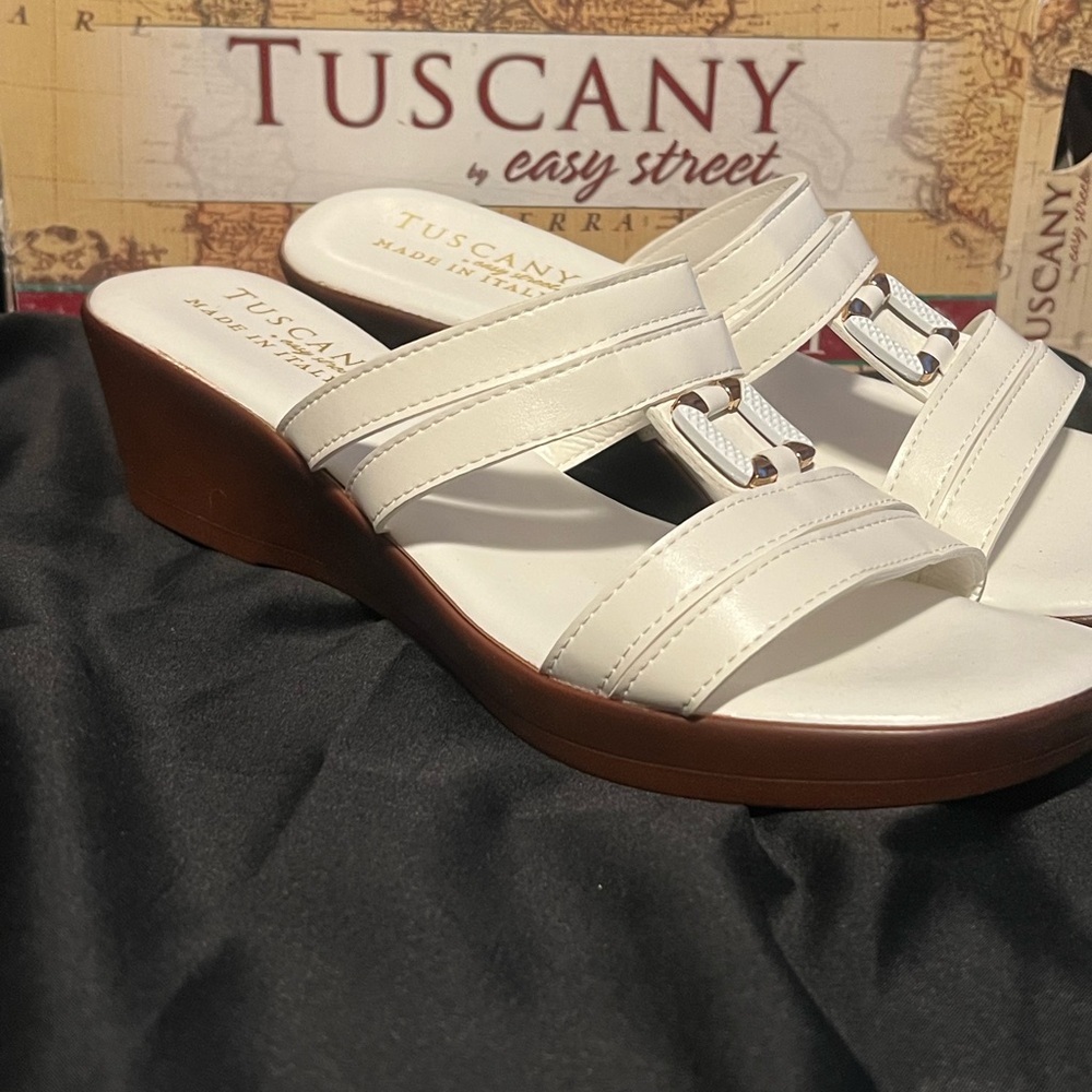 Tuscany by Easy Street White Women's Sandals